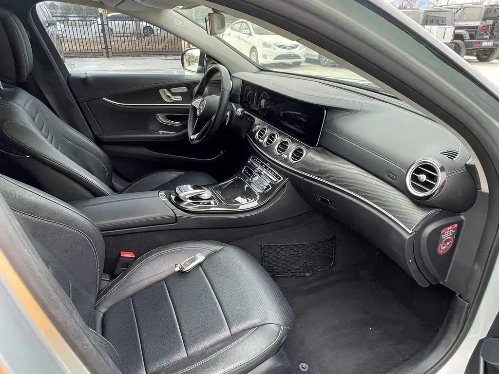 Mercedes-Benz E-Class 2017 E 300 L Luxury Model купить на сайте DeffCars