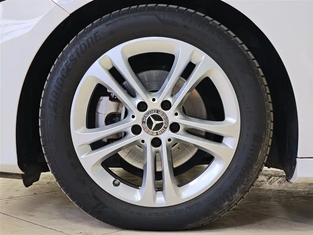 Mercedes-Benz A-Class 2024 facelift A 180 L купить на сайте DeffCars