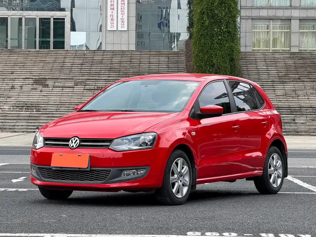 Polo 2013 1.4L automatic comfort version купить на сайте DeffCars