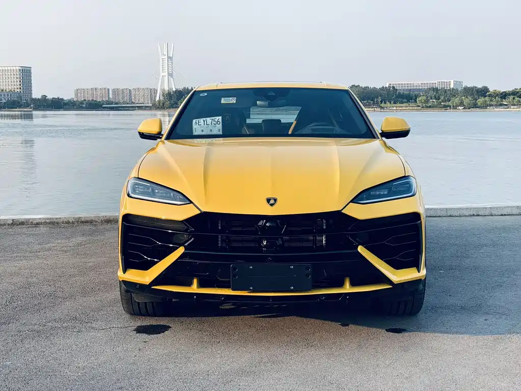 Urus SE 2025 4.0T Standard Edition купить на сайте DeffCars