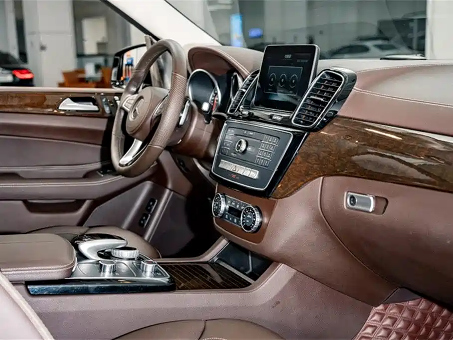 Mercedes-Benz GLS 2018 facelift GLS 400 4MATIC dynamic version купить на сайте DeffCars