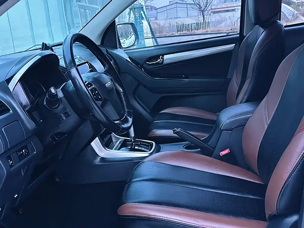 D-MAX 2018 3.0T two-wheel drive automatic elite 4JJ1-TC HI купить на сайте DeffCars