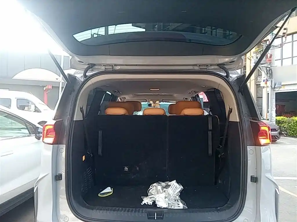 Maxus G50 plug-in hybrid 2025 pilot version купить на сайте DeffCars