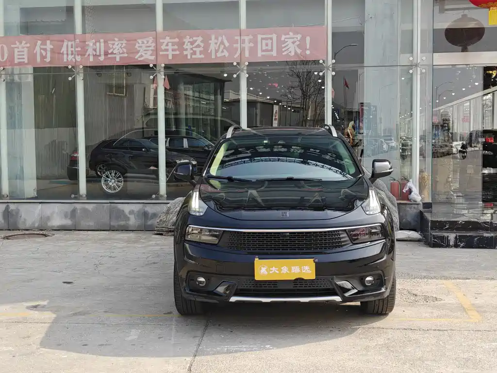 Lynk & Co 01 2019 2.0T 4WD Pro version National VI купить на сайте DeffCars