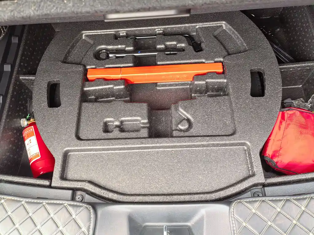 Changan UNI-K 2024 2.0T two-wheel drive Yueshang model купить на сайте DeffCars