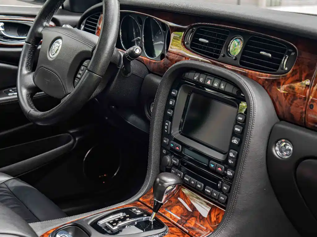 Jaguar XJ 2007 XJ6L 3.0 Royal Extended Edition купить на сайте DeffCars