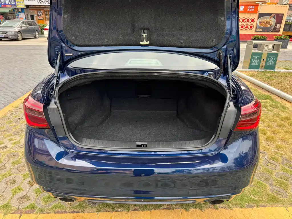 Infiniti Q50L 2018 2.0T Yixiang Edition National V купить на сайте DeffCars