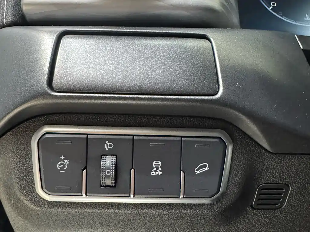 Tank 300 2021 Off-Road Version 2.0T Conqueror купить на сайте DeffCars