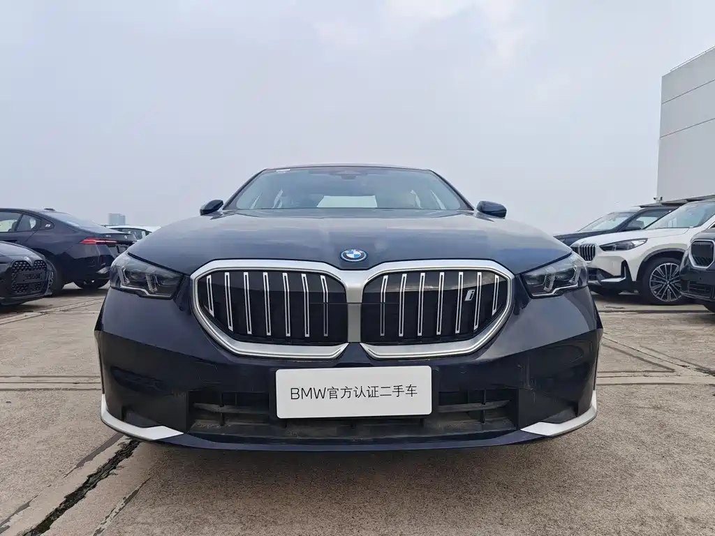 BMW i5 2024 eDrive 35L Exclusive Luxury Package купить на сайте DeffCars