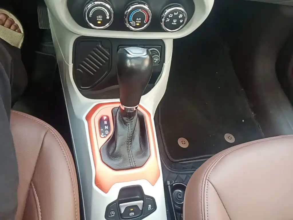 Renegade 2017 180T Automatic High Energy Edition купить на сайте DeffCars