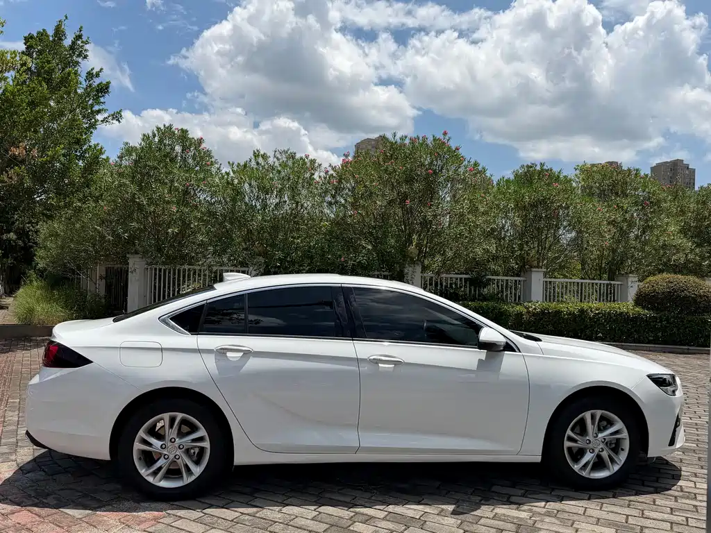 Regal 2021 552T Elite купить на сайте DeffCars