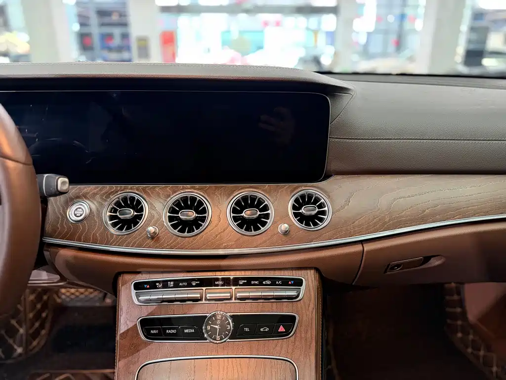 Mercedes-Benz E-Class 2019 E 200 L купить на сайте DeffCars