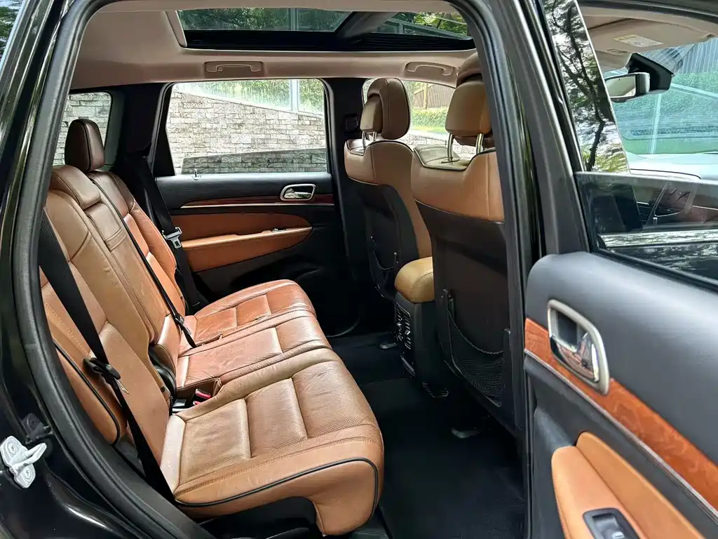 Grand Cherokee imported 2012 3.6L flagship navigation version купить на сайте DeffCars