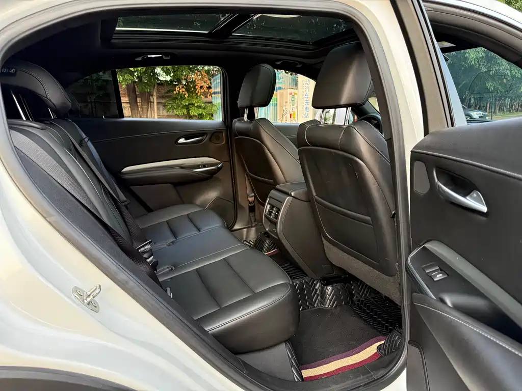 Cadillac XT4 2021 28T two-wheel drive leading model купить на сайте DeffCars
