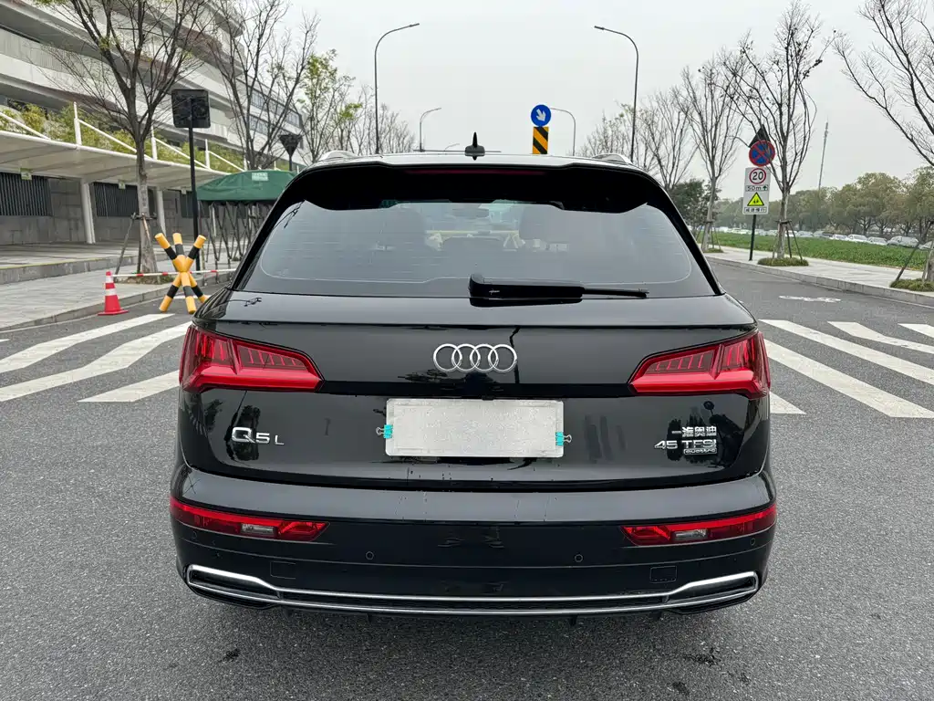 Audi Q5L 2020 45 TFSI exclusive and fashionable model купить на сайте DeffCars