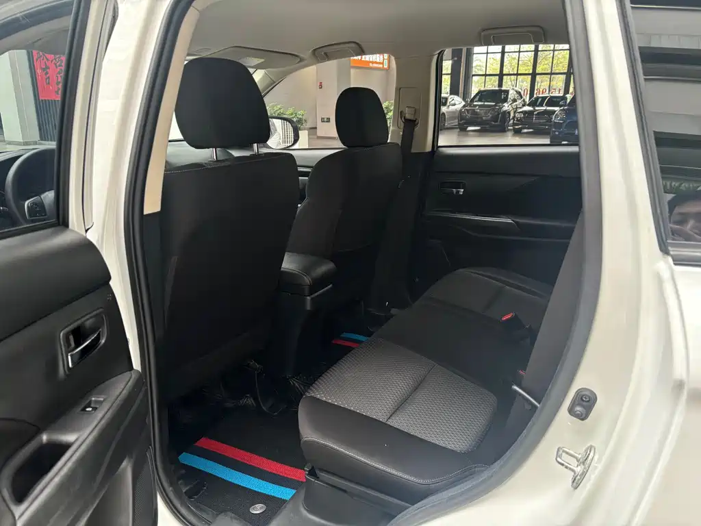 Outlander 2021 facelift 2.0L 2WD smooth version 5 seats купить на сайте DeffCars