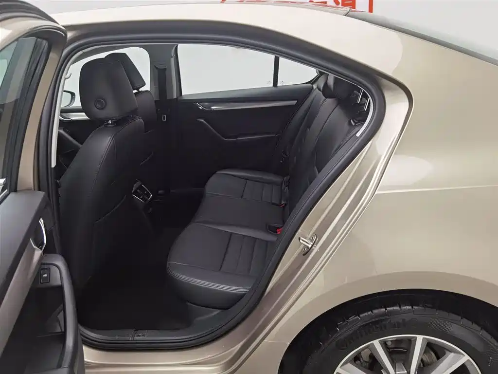 Octavia 2019 1.5L automatic comfort version купить на сайте DeffCars