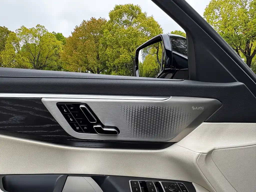 Cadillac CT6 2023 28T luxury model купить на сайте DeffCars