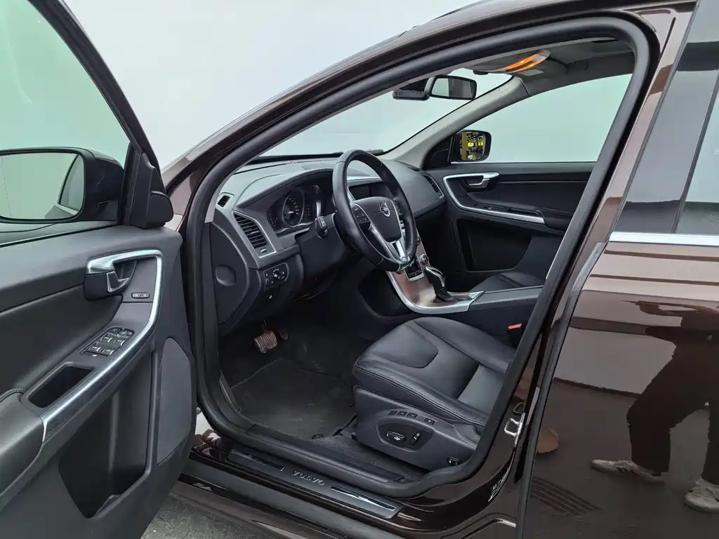 Volvo XC60 2017 T5 Zhijin upgraded version купить на сайте DeffCars