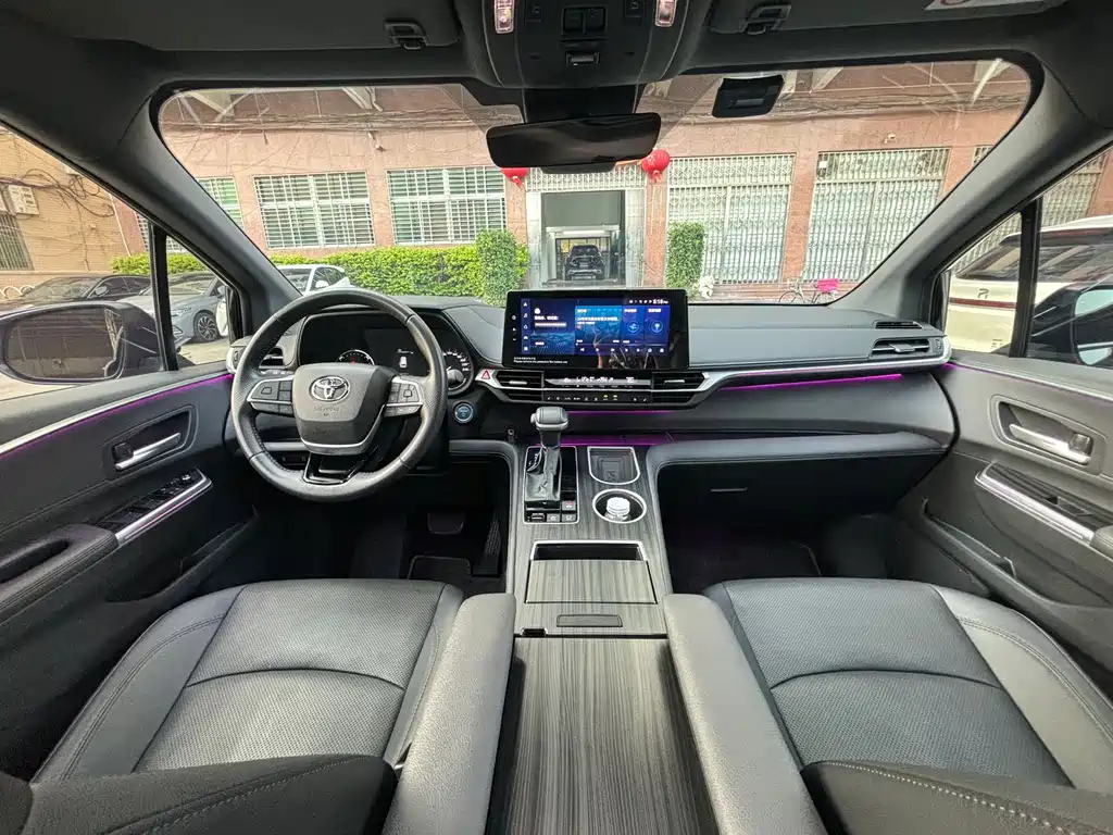 SIENNA 2023 2.5L Hybrid Premium Edition купить на сайте DeffCars