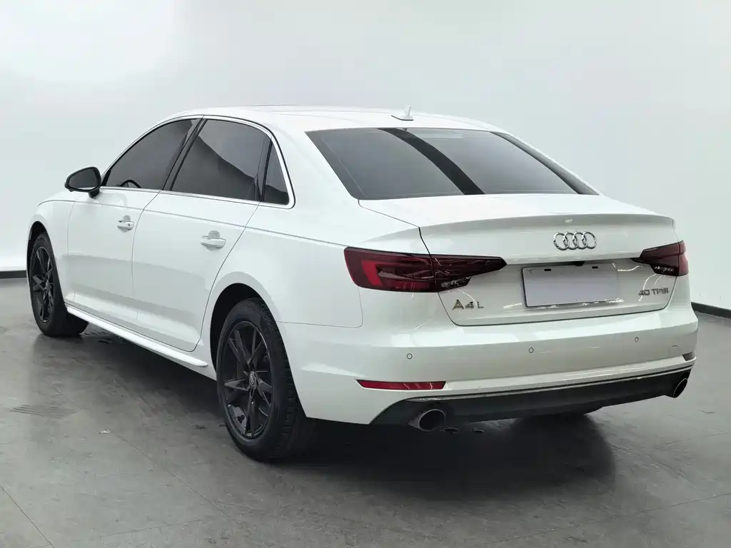 Audi A4L 2018 30th Anniversary Model 40 TFSI Enterprising купить на сайте DeffCars