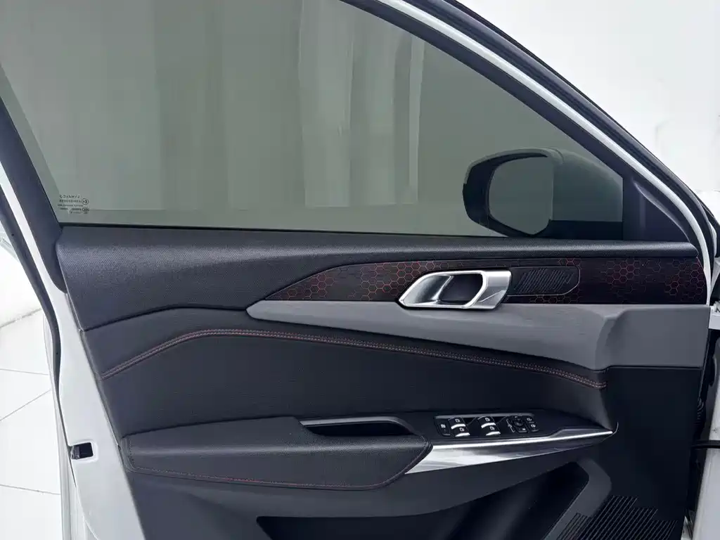 Lynk & Co 02 2019 1.5T DCT two-wheel drive version National VI купить на сайте DeffCars