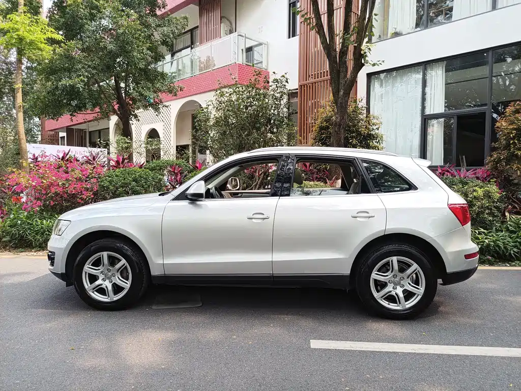 Audi Q5 2010 2.0TFSI Technology купить на сайте DeffCars