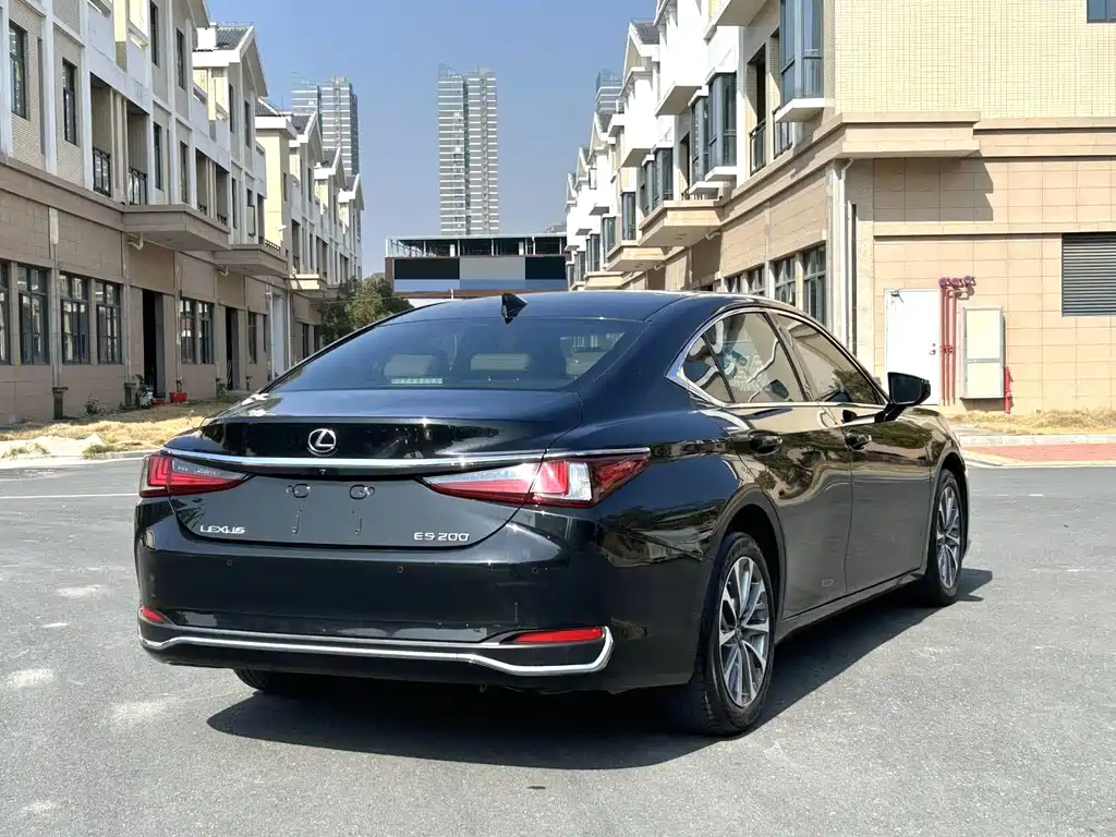 Lexus ES 2022 200 Excellence Edition купить на сайте DeffCars