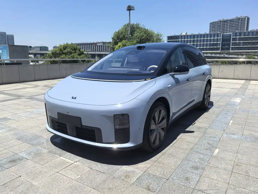 Ideal i8 2025 Standard Edition купить на сайте DeffCars
