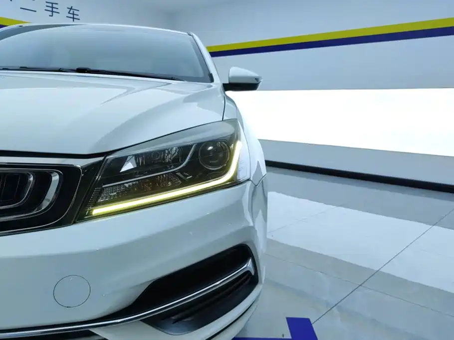 Emgrand 2018 1.5L manual luxury model купить на сайте DeffCars
