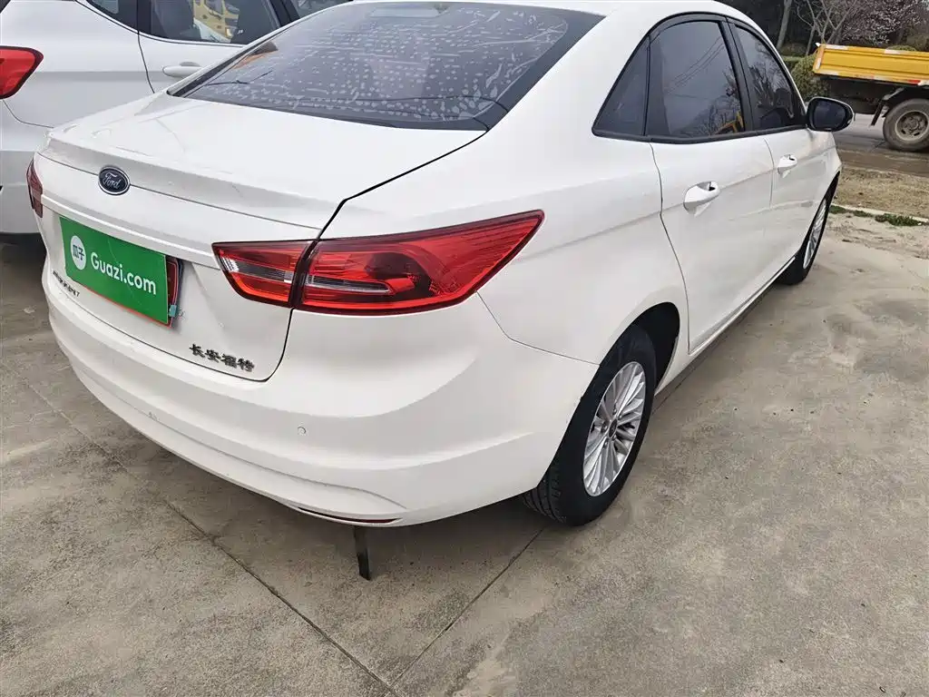 Escort 2017 facelift 1.5L automatic comfort model купить на сайте DeffCars