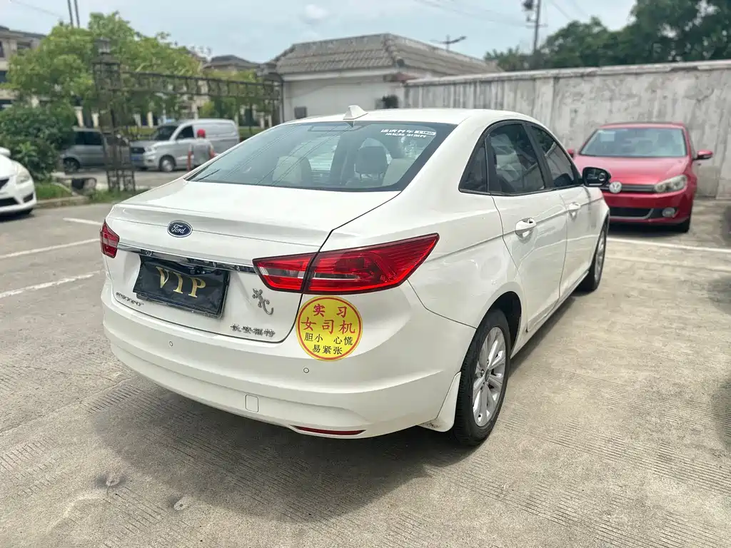 Escort 2015款 1.5L 自动时尚型 купить на сайте DeffCars