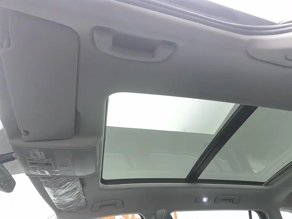 Tiguan L 2024 330TSI automatic two-wheel drive R-Line version купить на сайте DeffCars