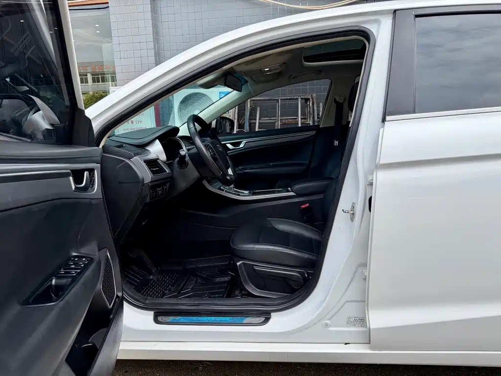 Emgrand GL 2018 1.4T DCT Elite Intelligent Connected Model купить на сайте DeffCars