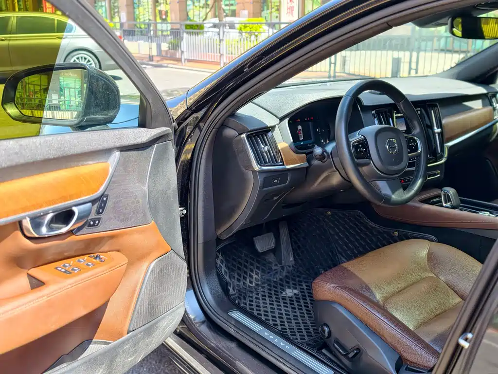 Volvo S90 2023 B5 Zhiyi Luxury Edition купить на сайте DeffCars