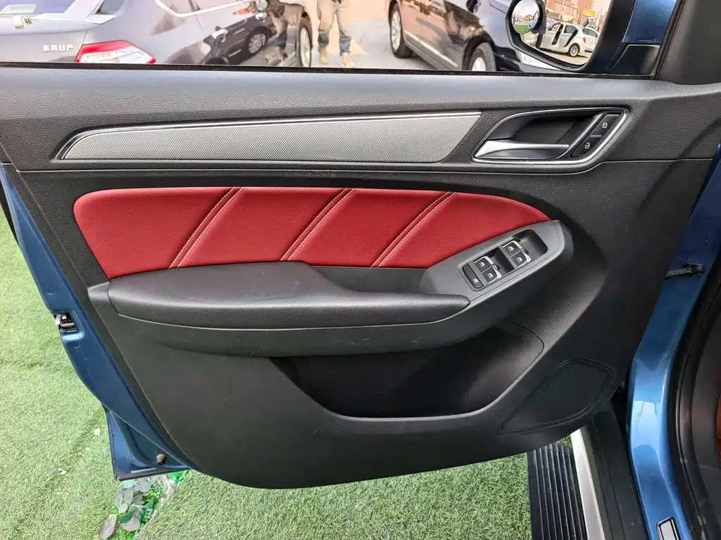 Roewe RX5 2016 30T four-wheel drive automatic Internet Smart Edition купить на сайте DeffCars