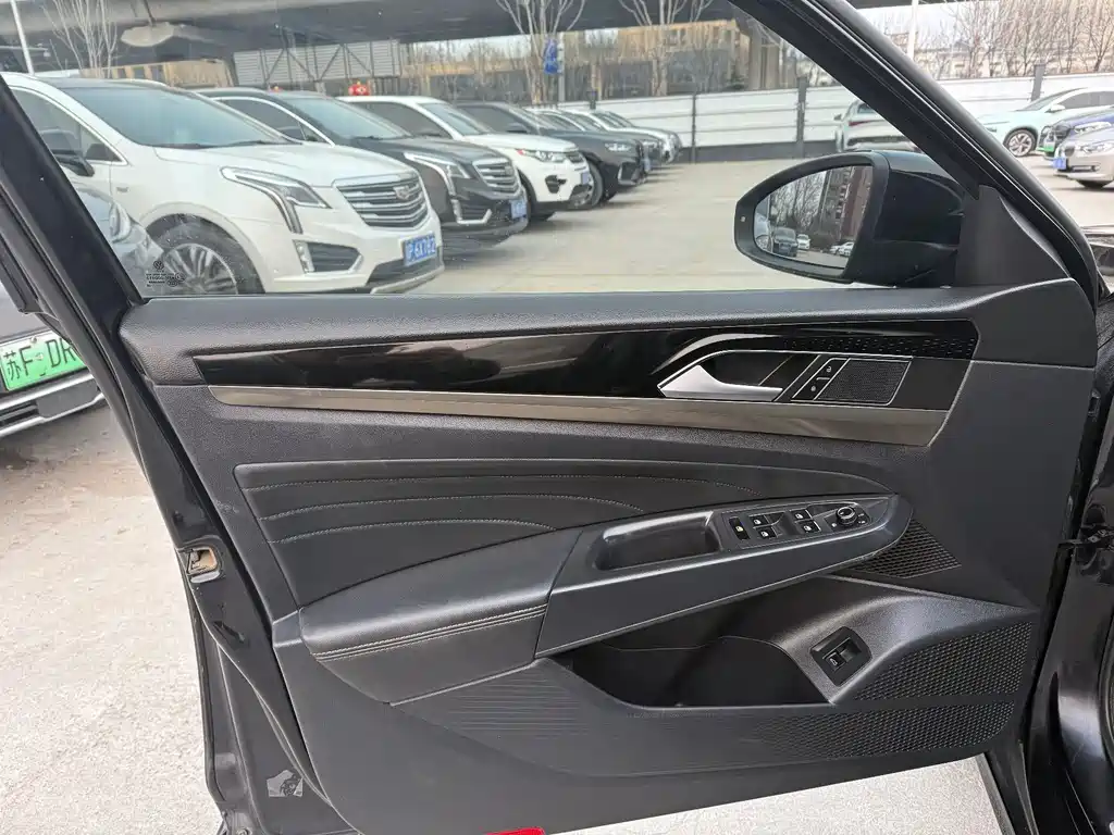 Passat 2019 330TSI Elite Edition National VI купить на сайте DeffCars