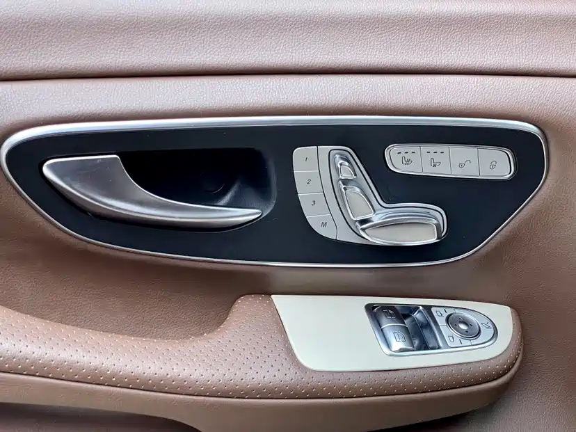 Mercedes-Benz V-Class 2018 V 260 L Premium Extended Edition National VI купить на сайте DeffCars