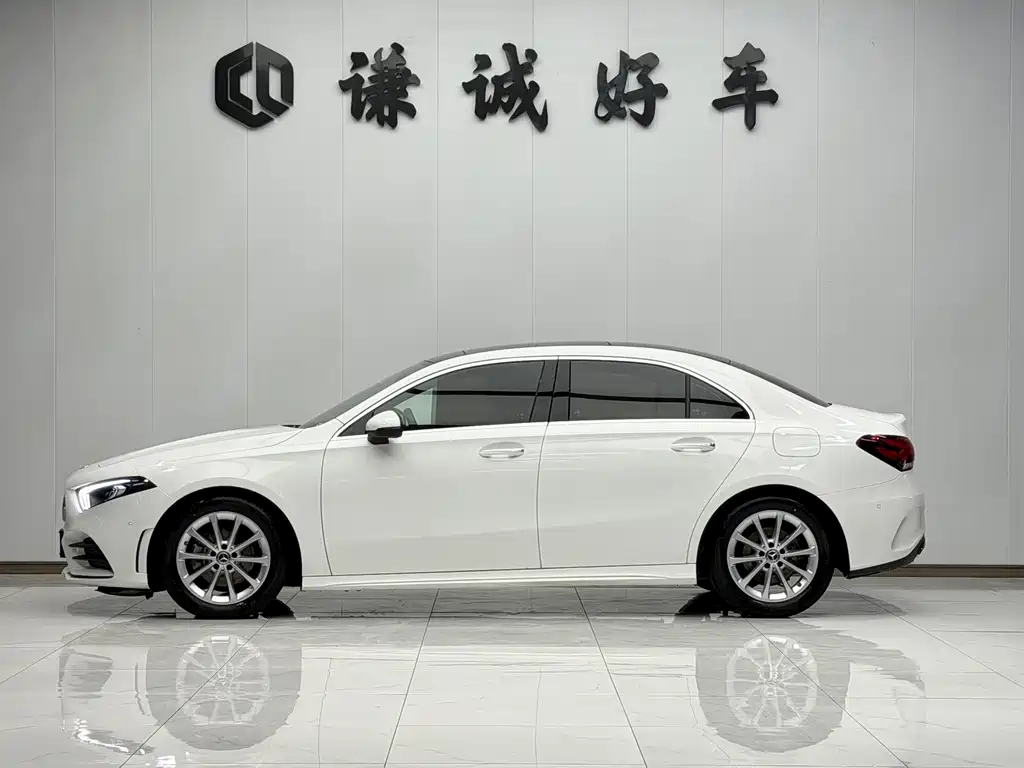 Mercedes-Benz A-Class 2020 A 200 L Sports Sedan купить на сайте DeffCars