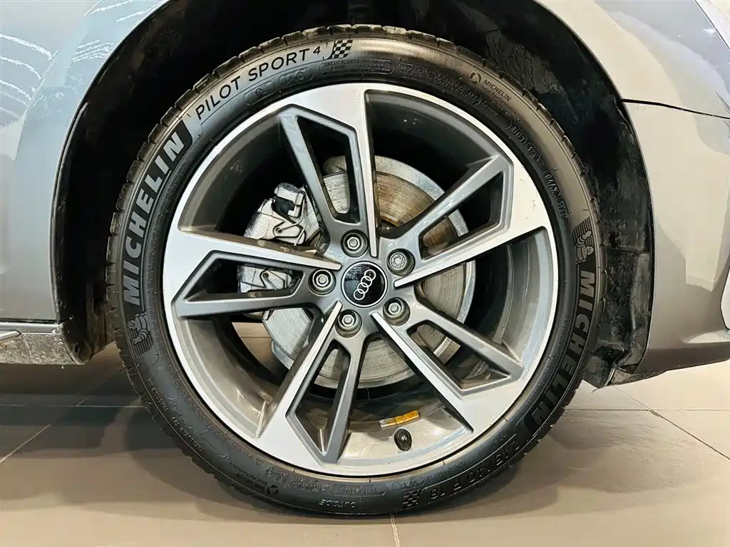 Audi A4L 2022 40 TFSI Fashionable and Dynamic купить на сайте DeffCars