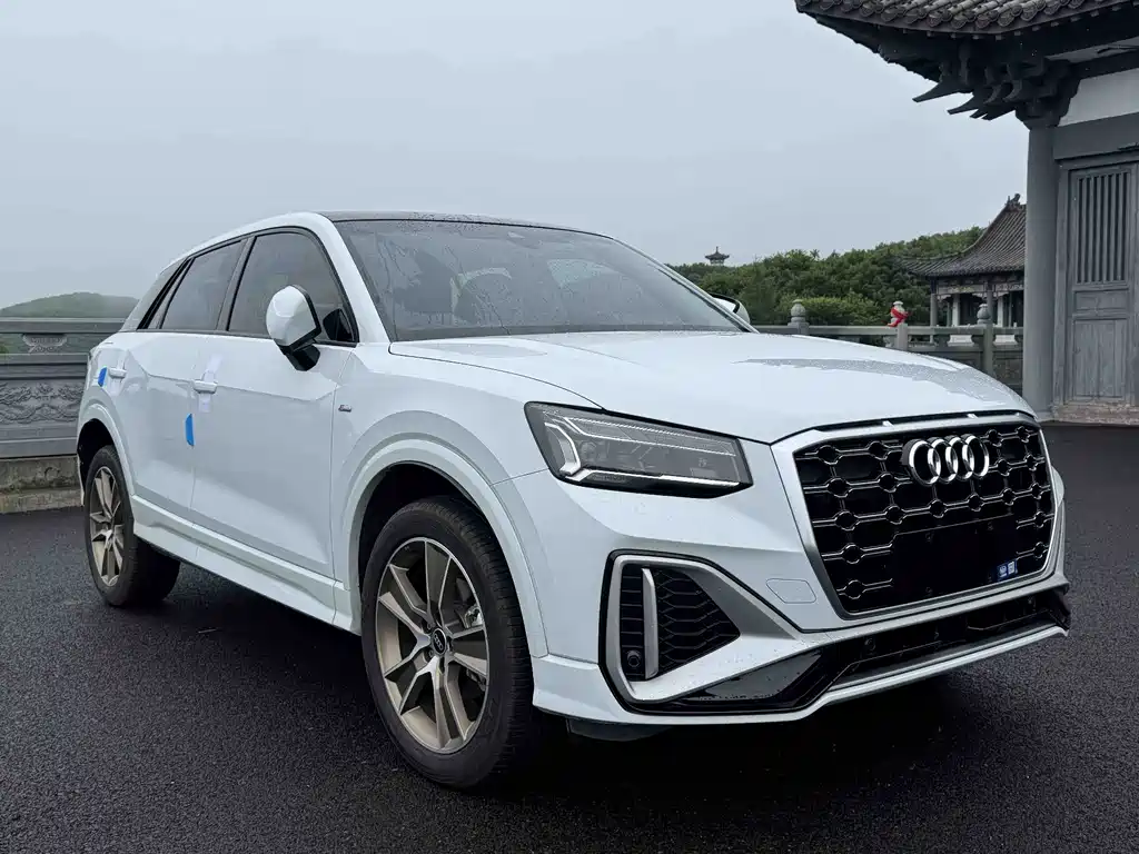 Audi Q2L 2022 35 TFSI fashionable and dynamic купить на сайте DeffCars