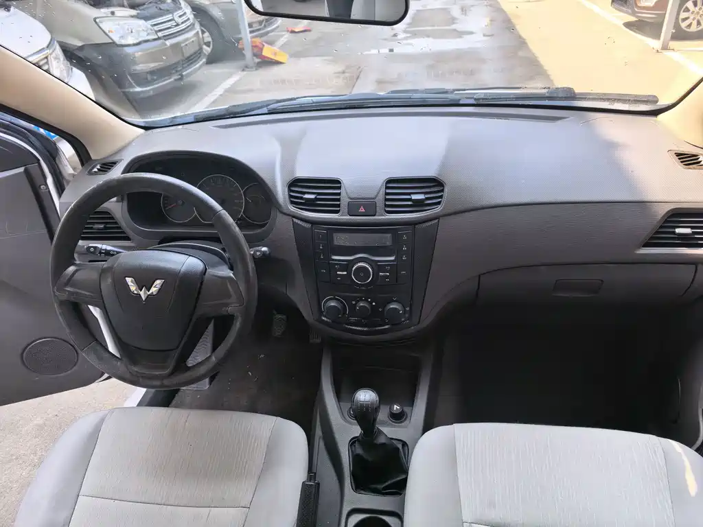 Wuling Hongguang 2020 1.2L S basic model National VI LSI купить на сайте DeffCars