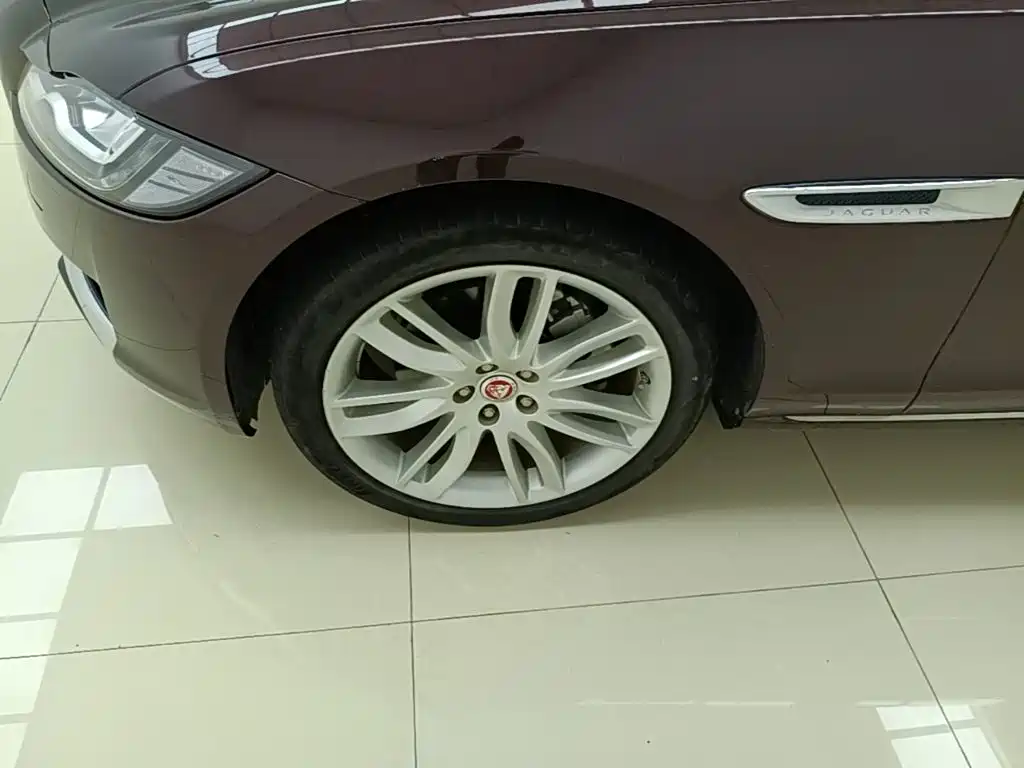 Jaguar XFL 2020 XFL 2.0T P250 four-wheel drive exclusive edition купить на сайте DeffCars