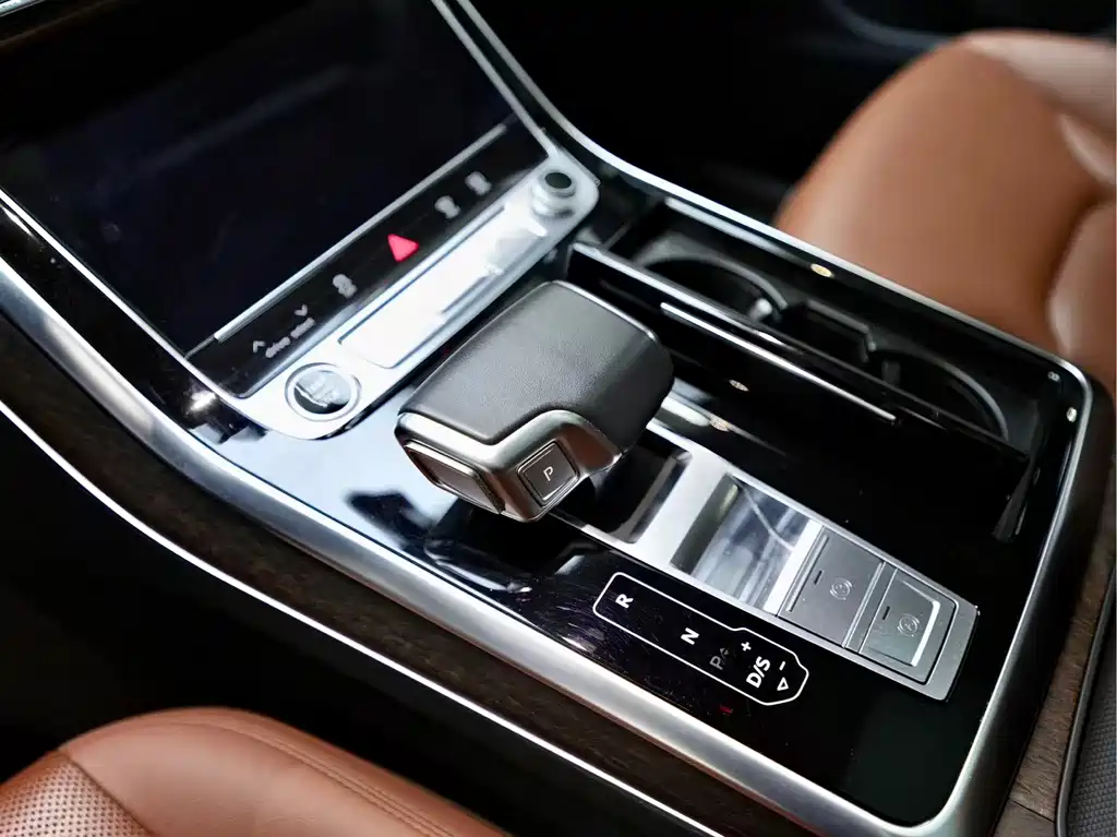 Audi Q7 2021 55 TFSI quattro S line sports version купить на сайте DeffCars