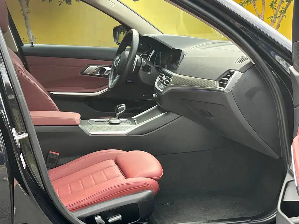 BMW 3 Series 2021 330Li xDrive M Sport Overnight Package купить на сайте DeffCars