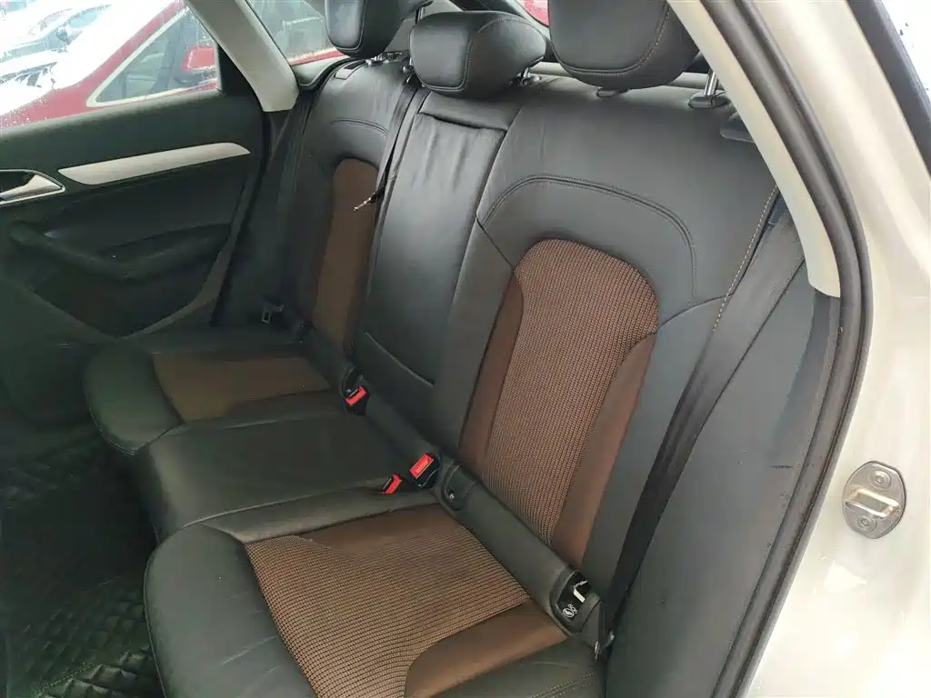 Audi Q3 2018 30th Anniversary Model 30 TFSI Fashion Model купить на сайте DeffCars