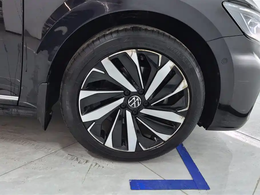 Passat 2022 330TSI Starry Sky Deluxe Edition купить на сайте DeffCars