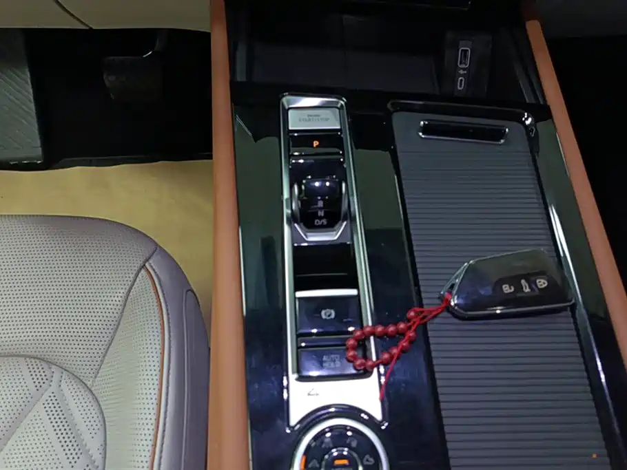 Touron 2022 380TSI four-wheel drive supreme flagship version купить на сайте DeffCars