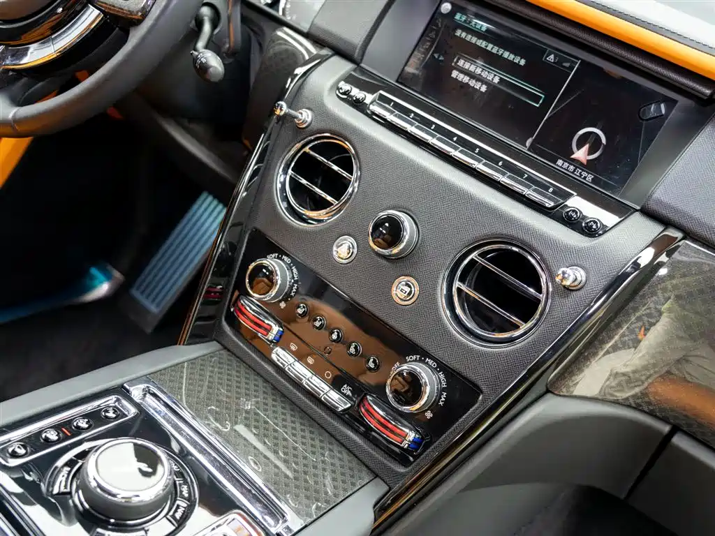 Cullinan 2020 Black Badge купить на сайте DeffCars