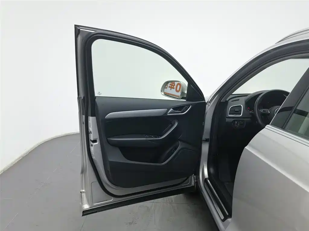 Audi Q3 2018 30th Anniversary Model 30 TFSI Fashion Model купить на сайте DeffCars